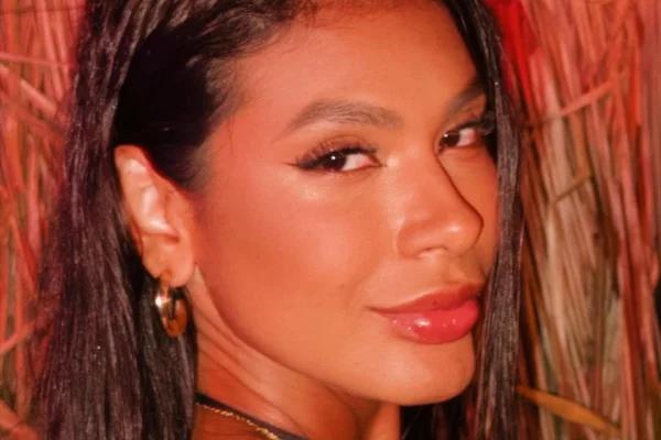 Foto da matéria: Pocah cancela show em evento LGBT após cirurgia na região íntima
