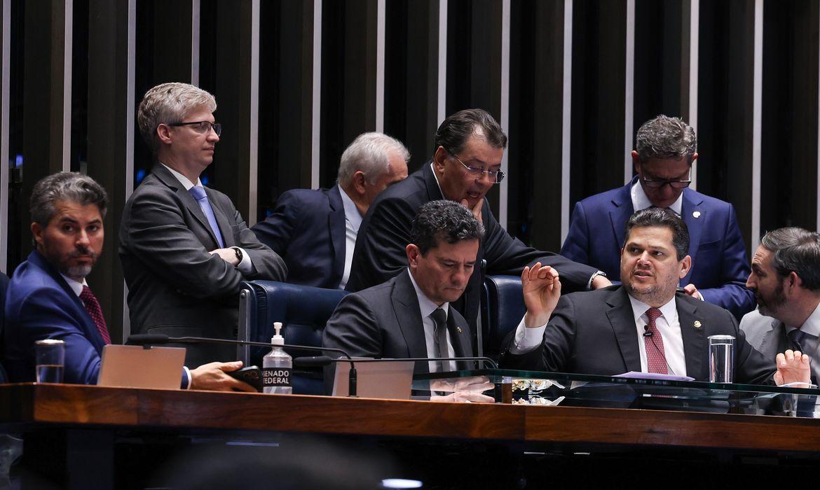 Foto da matéria: Senado aprova uso do Fundo do Pré-Sal para dívidas do agro