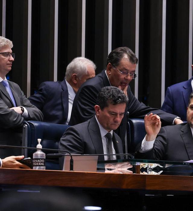 Foto da matéria: Senado aprova uso do Fundo do Pré-Sal para dívidas do agro