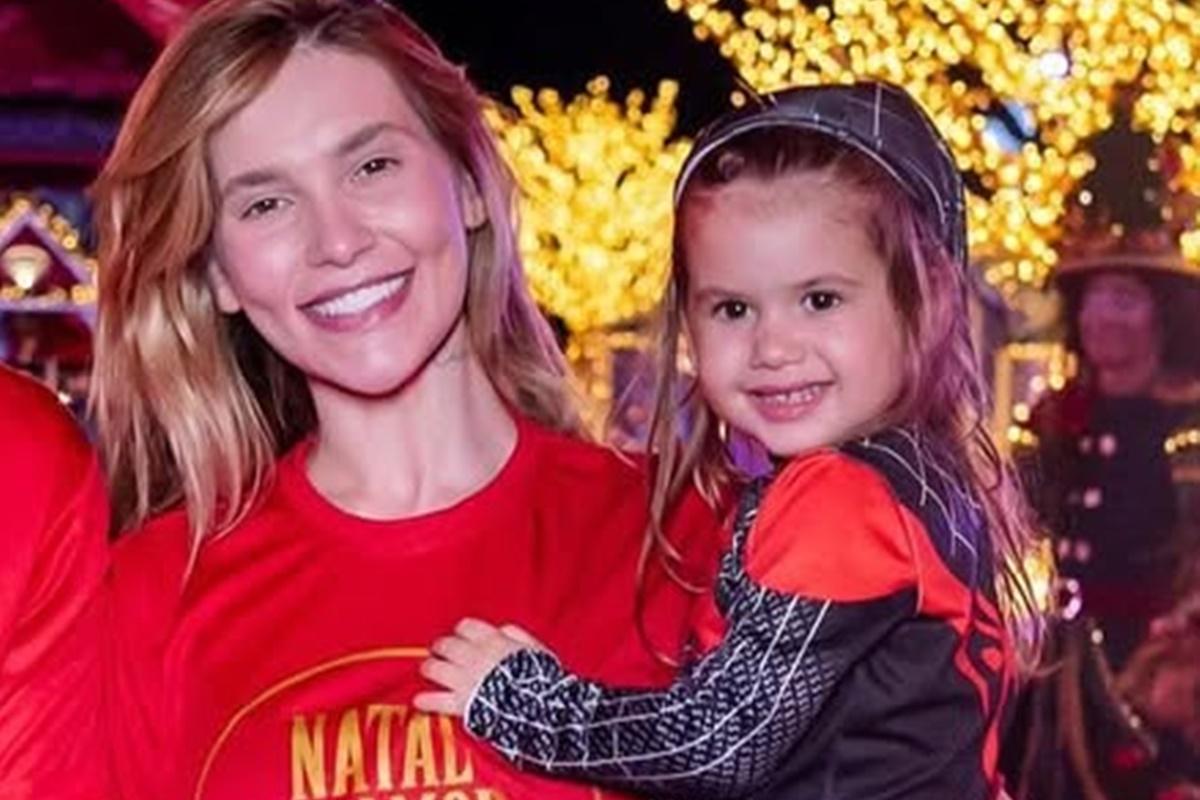 Foto da matéria: Virginia relata depressão na gravidez da 1ª filha: "Eu não queria"
