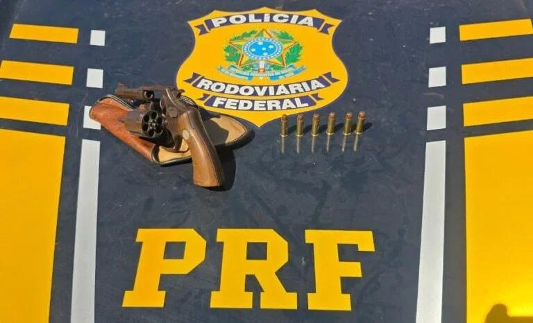 Foto da matéria: PRF apreende arma de fogo e munições na BR-155, em Marabá