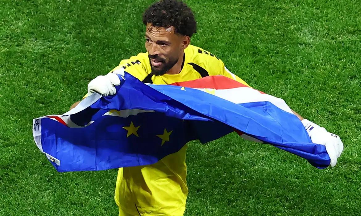 Foto da matéria: Goleiro Vozinha torce por novo contrato: “lugar onde possa ser feliz”